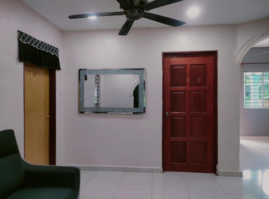 Izz Homestay Sawah Padi Sungai Besar ! Buitenkant foto